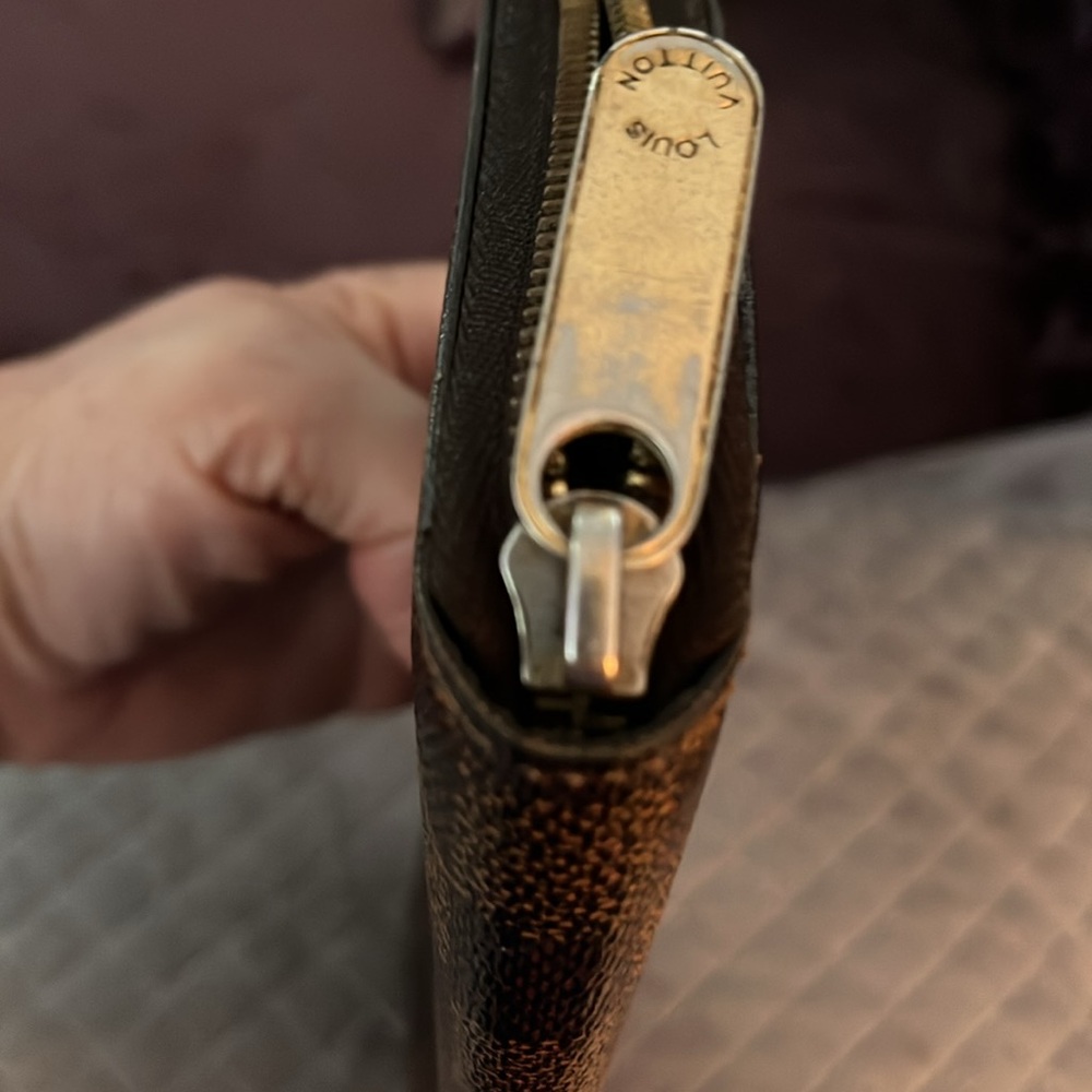 Louis Vuitton Damier Ebene Zippy Wallet - Picture 4 of 7